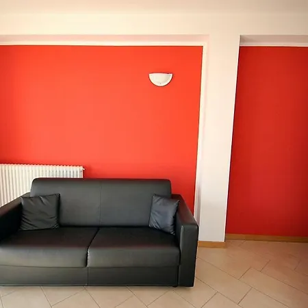 Piazzo Sleeps 4 Pool Wifi شقة