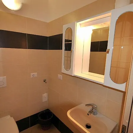Piazzo Sleeps 4 Pool Wifi شقة فيركانا